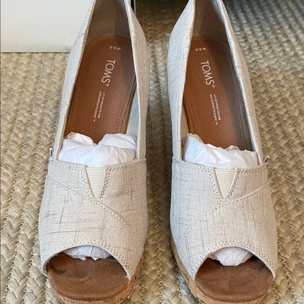 TOMS Beige Crosshatch Wedges - Picture 7 of 12